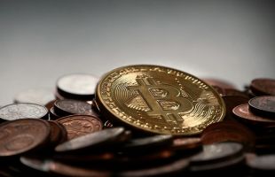 中美贸易谈判达成初步共识，港股通盈富基金净流出 56 亿