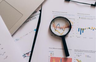 ​美股下挫纳指跌1.6% 恒指10天线阻力仍在 