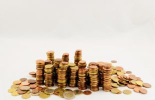 美股回落纳指跌2% 恒指留意26,700点支持