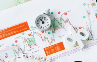 风险偏好压制科技股，Token驱动AI商业化加速