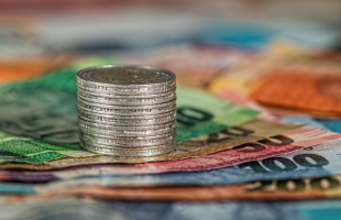 融信中国(03301.HK)2025年股东应占亏损99.58亿元