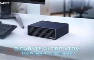 技嘉AI TOP ATOM四机串联集群，加速地端AI部署
